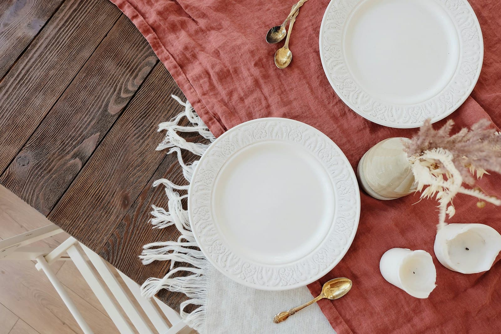Set porcelanskih tanjira — slika 2